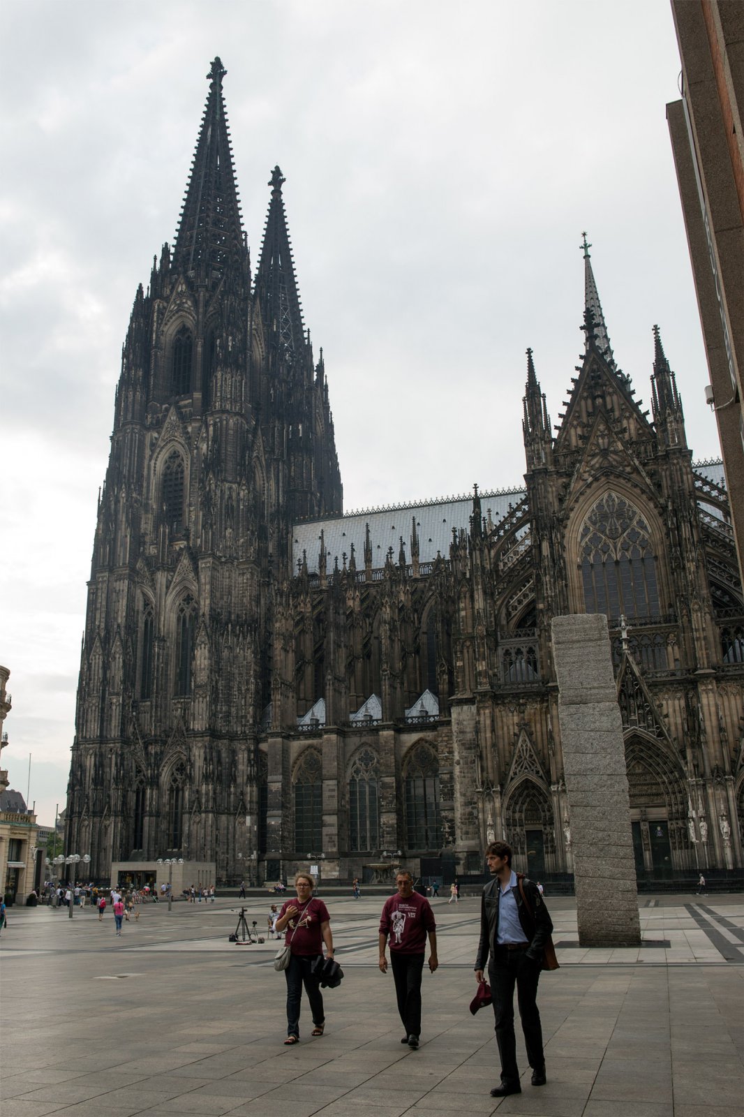Cathédrale de Cologne, avec Laure, René et Eric.