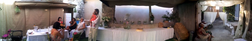Panorama de la cour de la maison