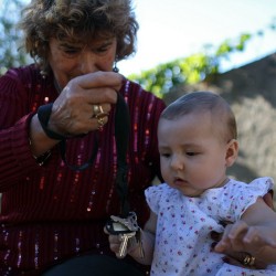 Ti Gracinda confirme par l'exemple que les bébés adorent les porte-clés.
