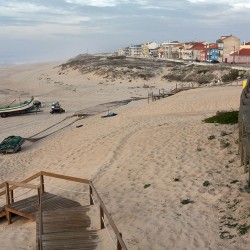 Praia do Pedrogão, la plage la plus proche des Helenos.