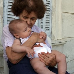 Josette Aubéry, juillet 2012. Il faisait très chaud, sur la terrasse devant chez elle.