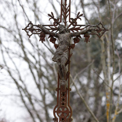 Crucifix du jardin.