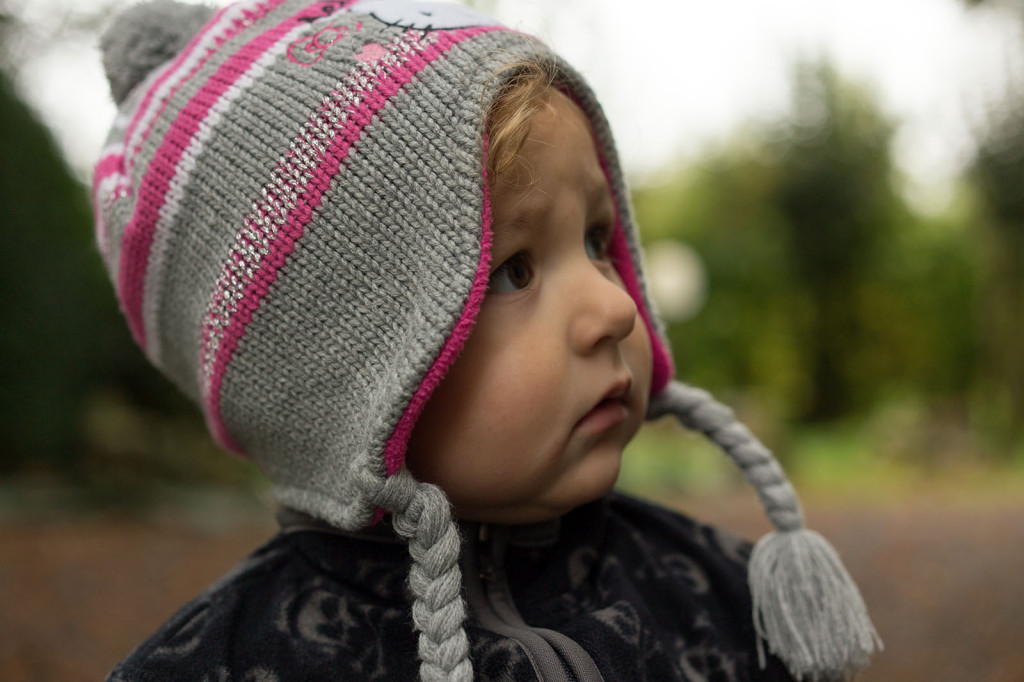 Bonnet rose et gris.