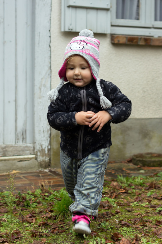 On peut voir l'élégance, la légèreté de ce bébé de presque 16 kilos à 19 mois... ¬_¬