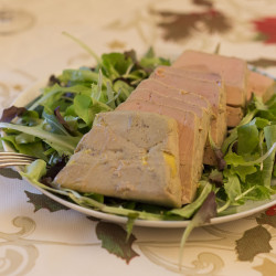 Le foie gras, que nous avons rapporté d'Autun. C'est la production artisanale d'un spécialiste d'Autun.