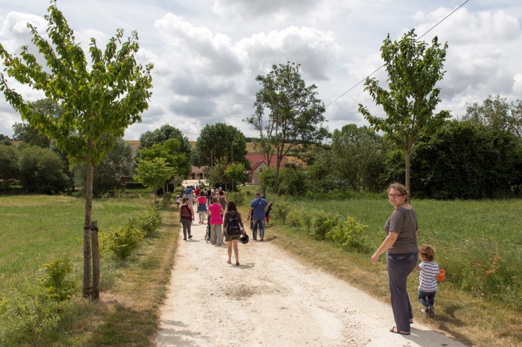 Le chemin d'entrée de la ferme.