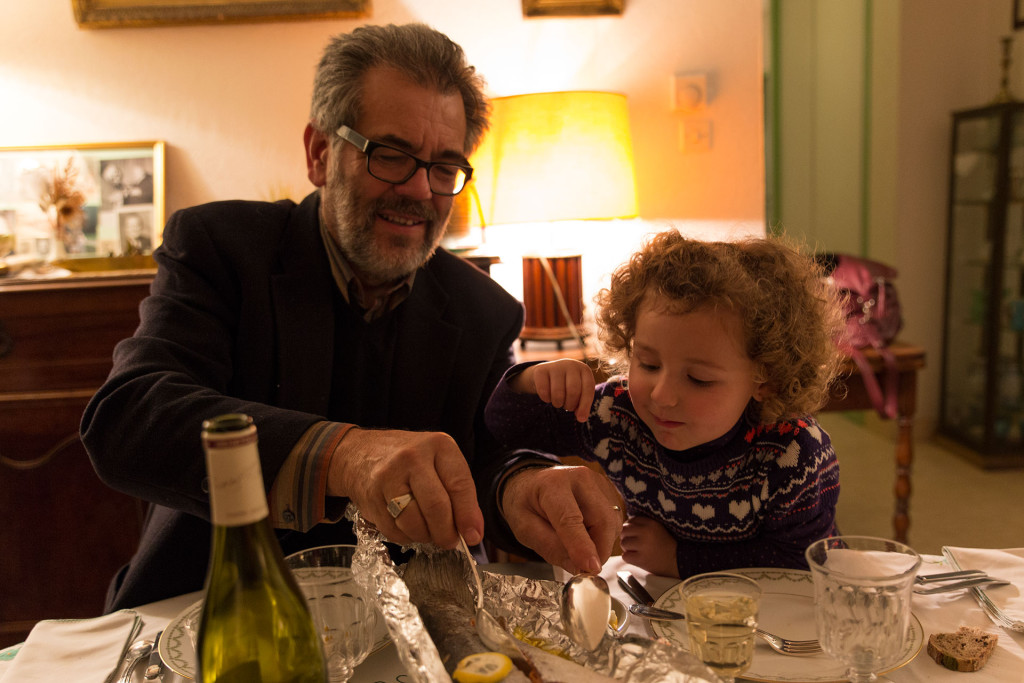 Papy fait le service.