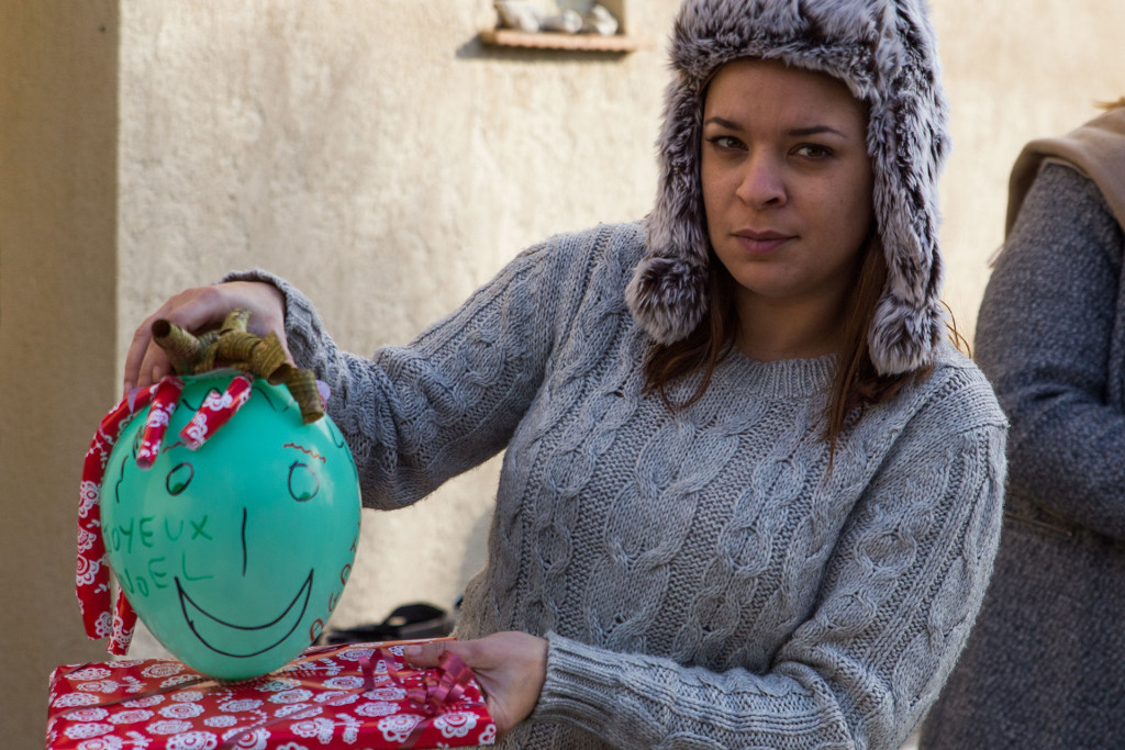 Agathe et son cadeau.