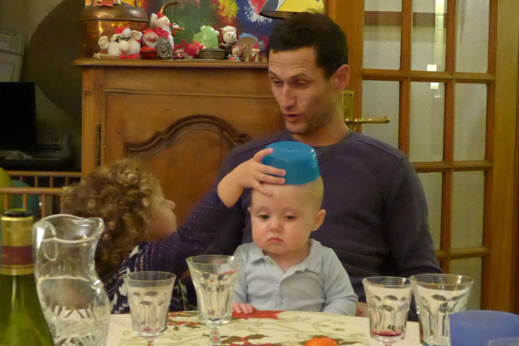 Un petit chapeau pour Thibault (photo de Mamy Anne).