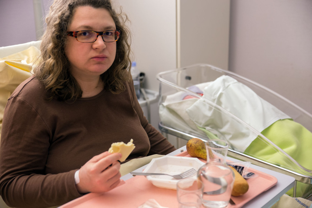 Enfin! Enfin Laure peut manger! Il faut dire qu'elle n'avait rien avalé depuis 24h...