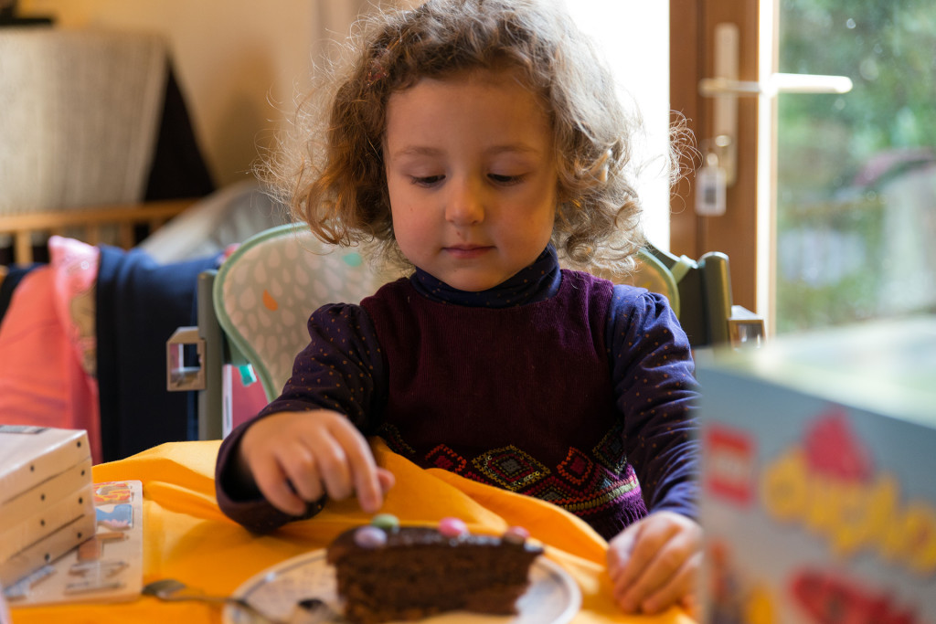 Comme ses parents il y a bien longtemps, Andrea a eu le droit à son gâteau au chocolat et smarties.