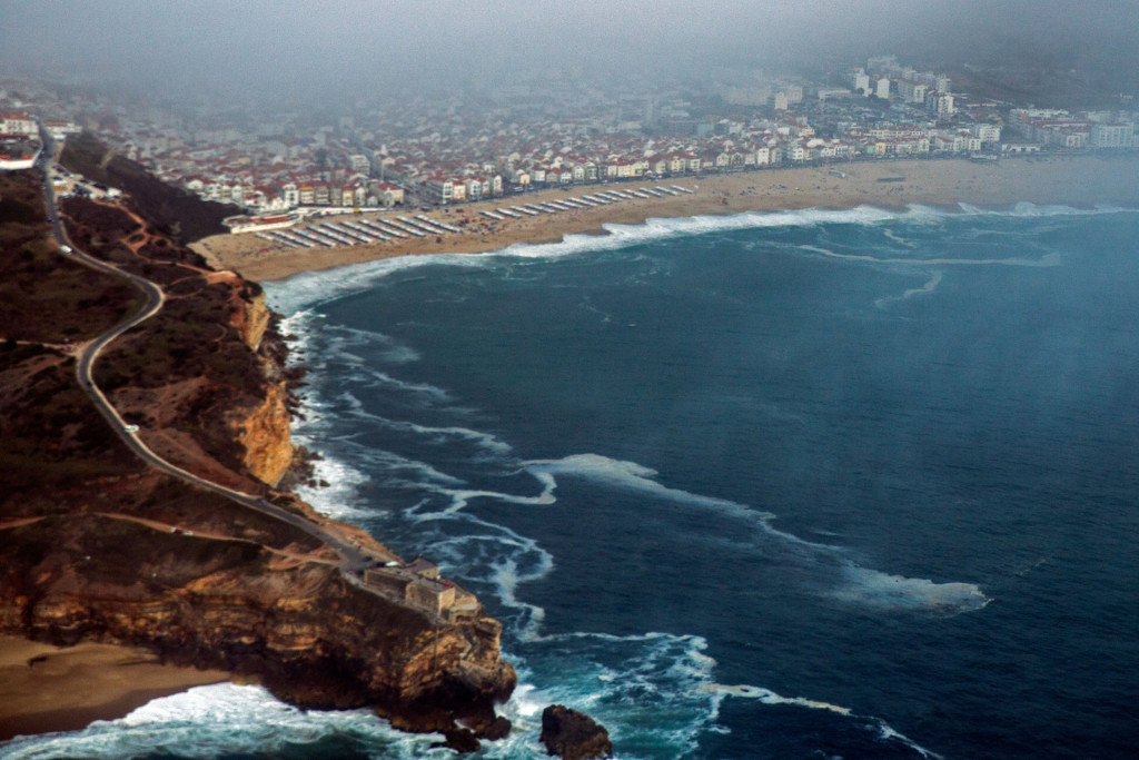 Nazaré, la plus célèbre plage de la région.