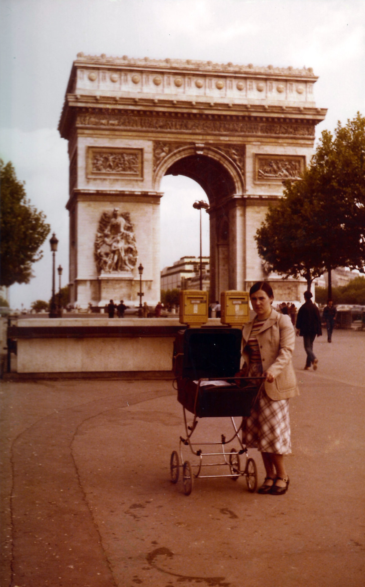 Ma mère s'habillait toujours très bien quand elle était jeune.