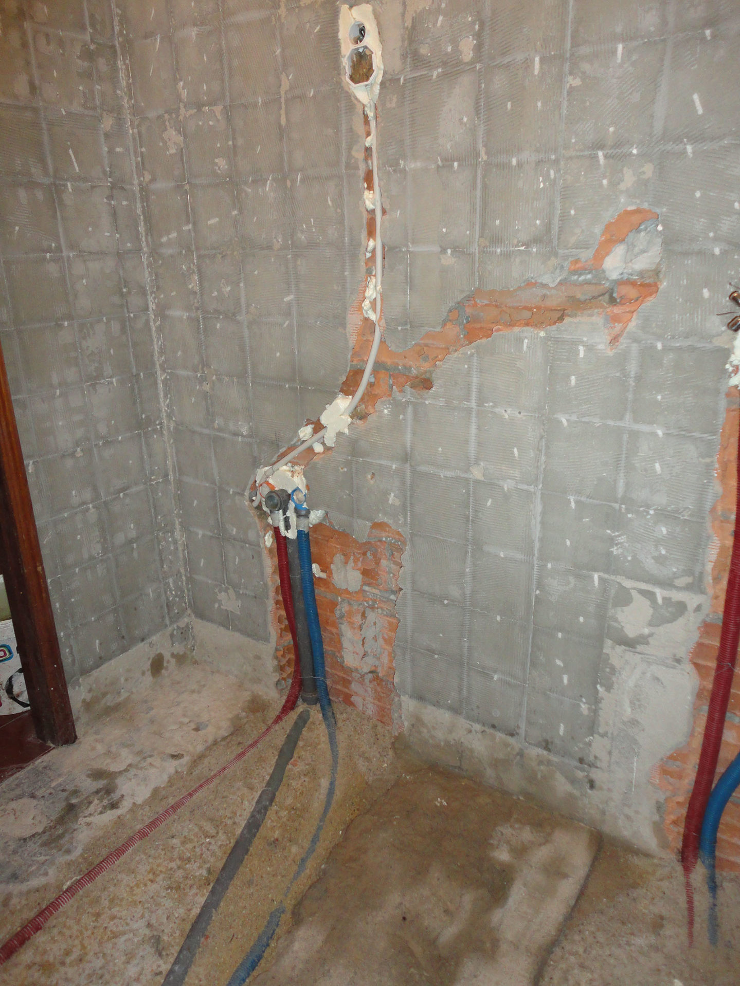 Il faut imaginer le lavabo.