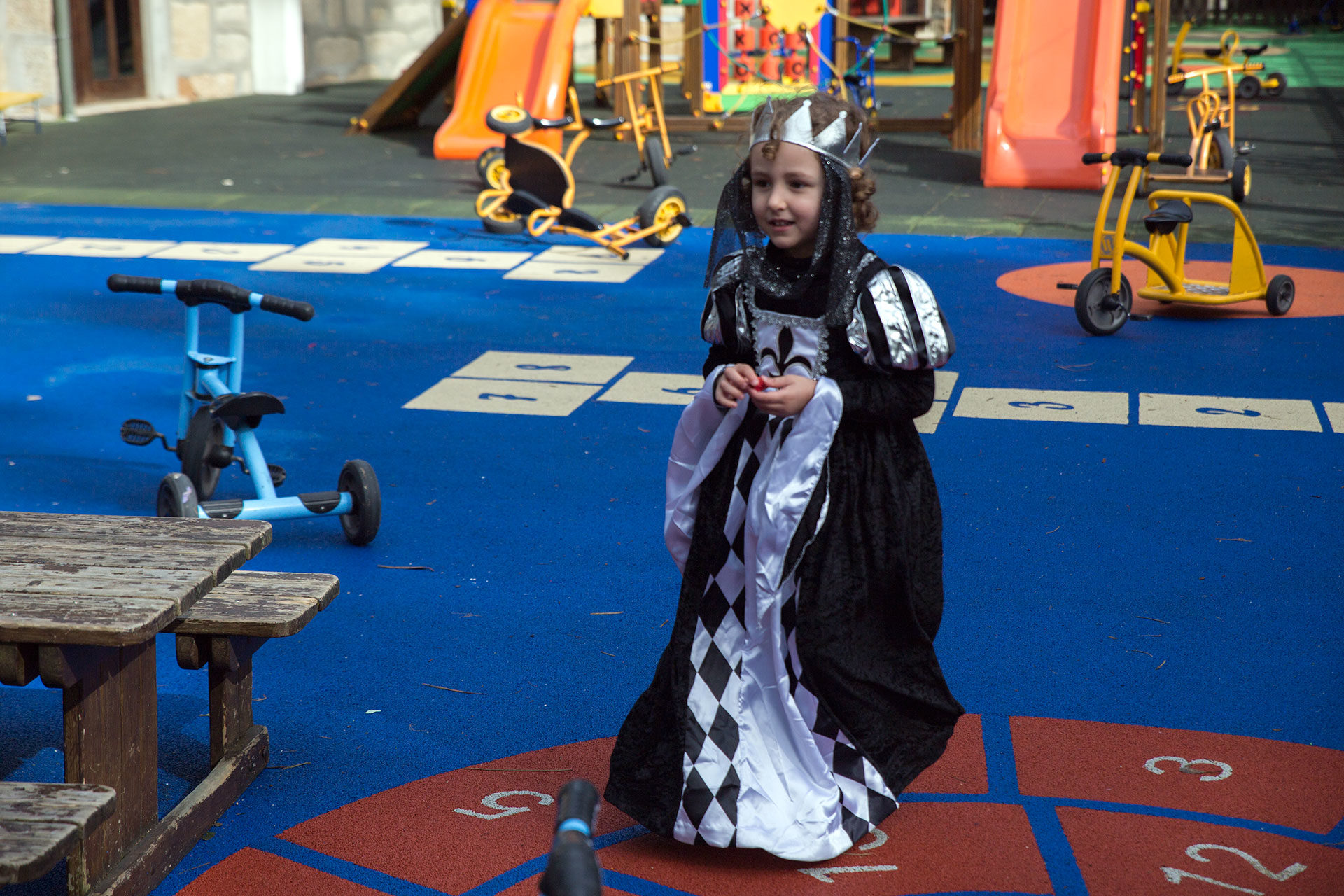 Costume de Reine. C'est quand même plus classieux qu'une vulgaire princesse toute rose.